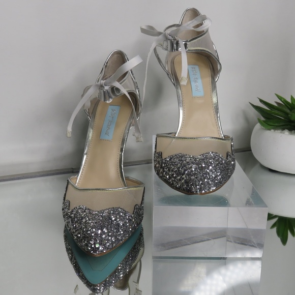 ***SOLD*** Betsey Johnson Bridal Shoes Stela - Picture 4 of 8